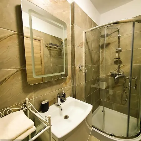 Melisea Pool & Mamaia Nord ナボダリ