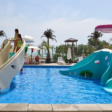 Melisea Pool & Mamaia Nord