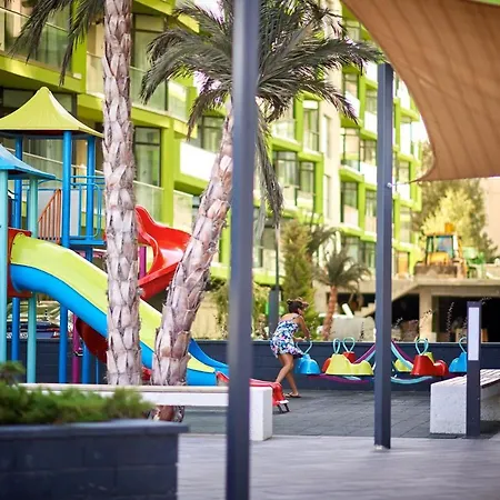 アパート Melisea Pool & Mamaia Nord ナボダリ