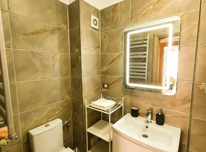 Melisea Pool & Mamaia Nord